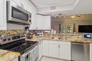 10272 Hidden Springs Ct, Boca Raton, FL 33498 - Photo 3