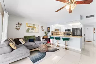 109 Liberty Ct, Deerfield Beach, FL 33442 - Photo 9