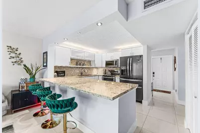 109 Liberty Court #109, Deerfield Beach, FL 33442 - Photo 5