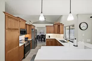 2758 SW District Ave, Port Saint Lucie, FL 34953 - Photo 9