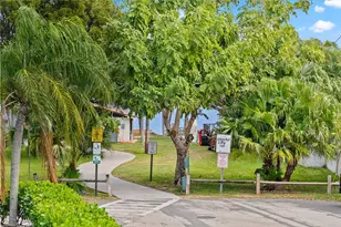 421 S Lakeside Dr, Lake Worth Beach, FL 33460 - Photo 25