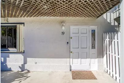 326 W Pine Street, Lantana, FL 33462 - Photo 7