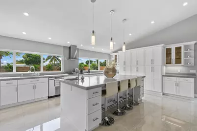 7101 W Lake Drive, Lake Clarke Shores, FL 33406 - Photo 9