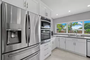 7101 W Lake Dr, Lake Clarke Shores, FL 33406 - Photo 11