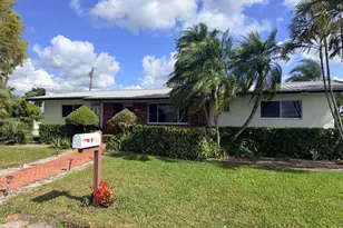 955 NW 4th St St, Belle Glade, FL 33430 - Photo 1