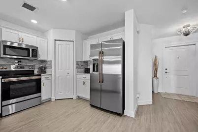 6013 Woods Edge Circle, Riviera Beach, FL 33410 - Photo 9