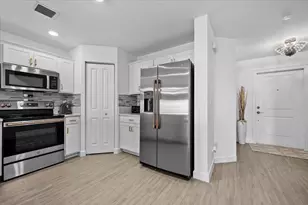 6013 Woods Edge Cir, Riviera Beach, FL 33410 - Photo 9