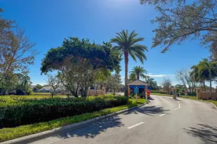 1686 SW Harbour Isles Cir, Port Saint Lucie, FL 34986 - Photo 33