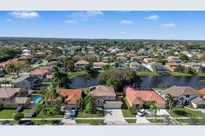 8905 Spring Valley Drive, Boynton Beach, FL 33472 - Photo 37