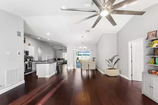 3037 SE Iris St, Stuart, FL 34997 - Photo 9