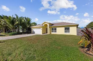 3037 SE Iris St, Stuart, FL 34997 - Photo 3