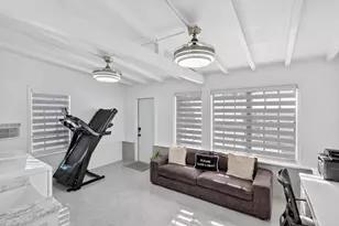 836 Ridgewood Dr, West Palm Beach, FL 33405 - Photo 19