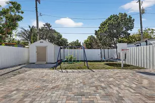 836 Ridgewood Dr, West Palm Beach, FL 33405 - Photo 21