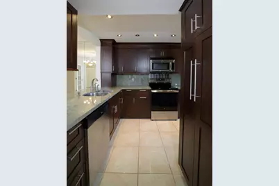 6595 Parkview Drive #F, Boca Raton, FL 33433 - Photo 11