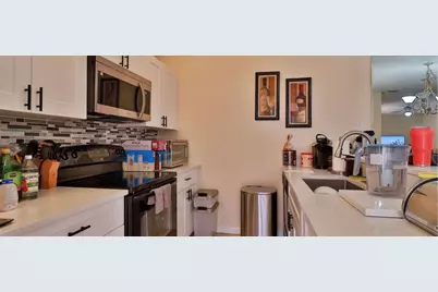 1034 Springdale Circle, Palm Springs, FL 33461 - Photo 11