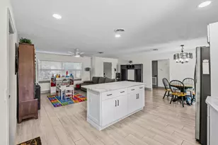 907 Antigua Ave, Fort Pierce, FL 34982 - Photo 15