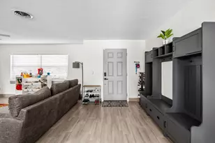 907 Antigua Ave, Fort Pierce, FL 34982 - Photo 5