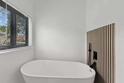 20221 NW 8th Street, Hollywood, FL 33029 - Photo 13