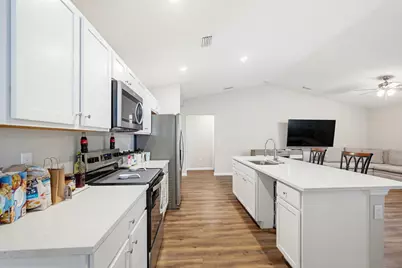 521 NW Colonial Street, Port Saint Lucie, FL 34983 - Photo 9