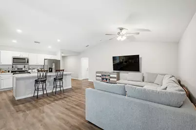 521 NW Colonial Street, Port Saint Lucie, FL 34983 - Photo 11