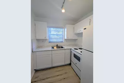 353 Sheffield O, West Palm Beach, FL 33417 - Photo 3