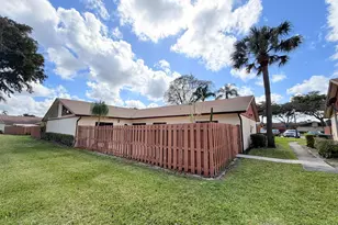 1040 Summit Pl Cir, West Palm Beach, FL 33415 - Photo 1