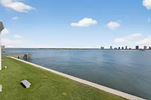 100 Shore Ct, North Palm Beach, FL 33408 - Photo 1