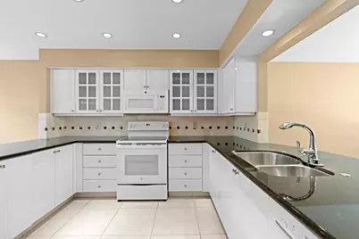 2435 Presidential Way #E, West Palm Beach, FL 33401 - Photo 5