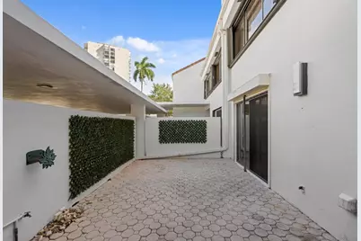 2435 Presidential Way #E, West Palm Beach, FL 33401 - Photo 3