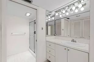 2435 Presidential Way, West Palm Beach, FL 33401 - Photo 19