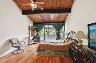 19232 NE 25th Ave, Miami, FL 33180 - Photo 23
