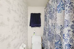 19232 NE 25th Ave, Miami, FL 33180 - Photo 31