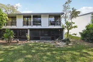 19232 NE 25th Ave, Miami, FL 33180 - Photo 41