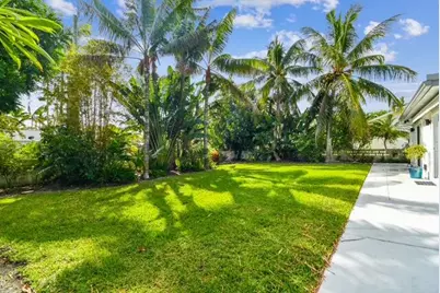 702 NE 10th Avenue, Boynton Beach, FL 33435 - Photo 39