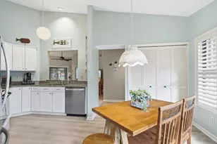 6100 SE Martinique Dr, Stuart, FL 34997 - Photo 17