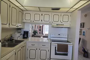 118 Lake Olive Dr, West Palm Beach, FL 33411 - Photo 5