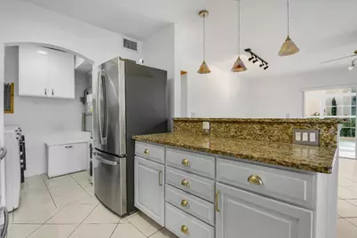 964 NW Spruce Ridge Drive #D1, Stuart, FL 34994 - Photo 5