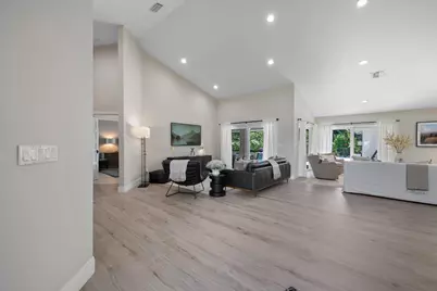 15495 Meadow Wood Drive, Wellington, FL 33414 - Photo 3