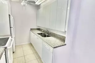 2044 Exeter C, Boca Raton, FL 33434 - Photo 3