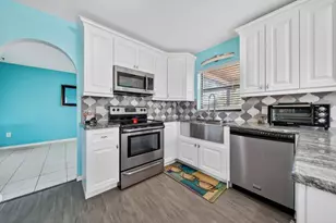2097 SE Mantua St, Port Saint Lucie, FL 34952 - Photo 5