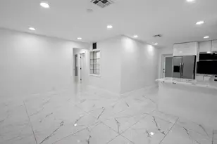 5823 Churchill Cir W, West Palm Beach, FL 33405 - Photo 7