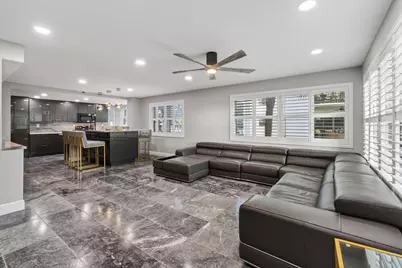 372 Golfview Road #201, North Palm Beach, FL 33408 - Photo 5