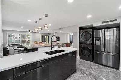 372 Golfview Road #201, North Palm Beach, FL 33408 - Photo 11