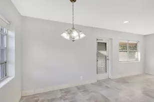 121 Bedford E, West Palm Beach, FL 33417 - Photo 7