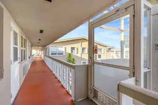 121 Bedford E, West Palm Beach, FL 33417 - Photo 3