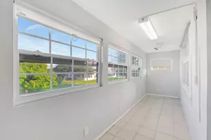 121 Bedford E, West Palm Beach, FL 33417 - Photo 17