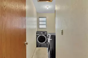 258 SW 8th St, Dania Beach, FL 33004 - Photo 35