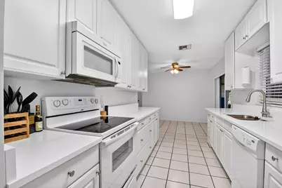 1120 Cameo Circle, West Palm Beach, FL 33417 - Photo 9