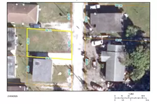 1211 N 16th Ct, Fort Pierce, FL 34950 - Photo 1