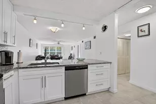 9110 Fairbanks Ln, Boca Raton, FL 33496 - Photo 7